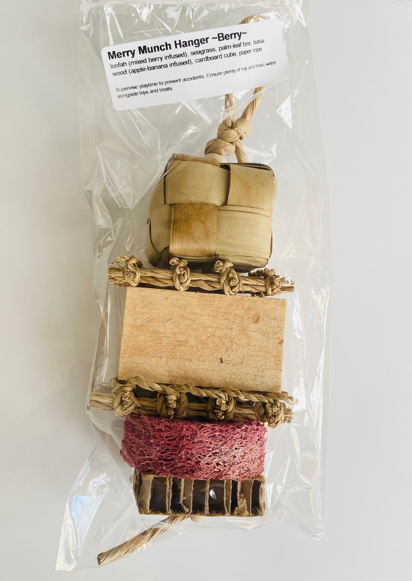 Merry Munch Hanger -Berry-